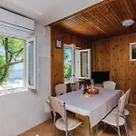 Two-Bedroom Holiday Home in Slano Vakantiehuis Slano