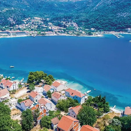 Two-Bedroom Holiday Home in Slano Vakantiehuis