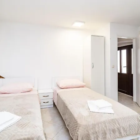 Ferienhaus Stunning In With Wifi *