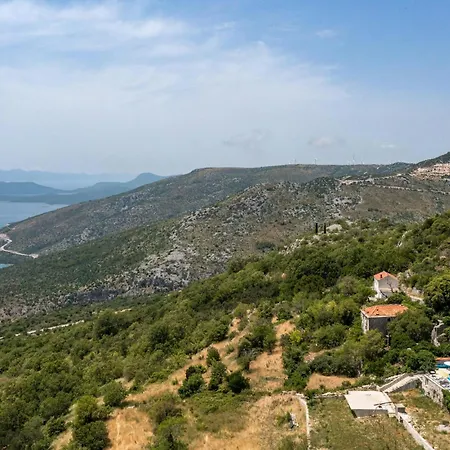 Two-Bedroom Holiday Home in Slano Vakantiehuis